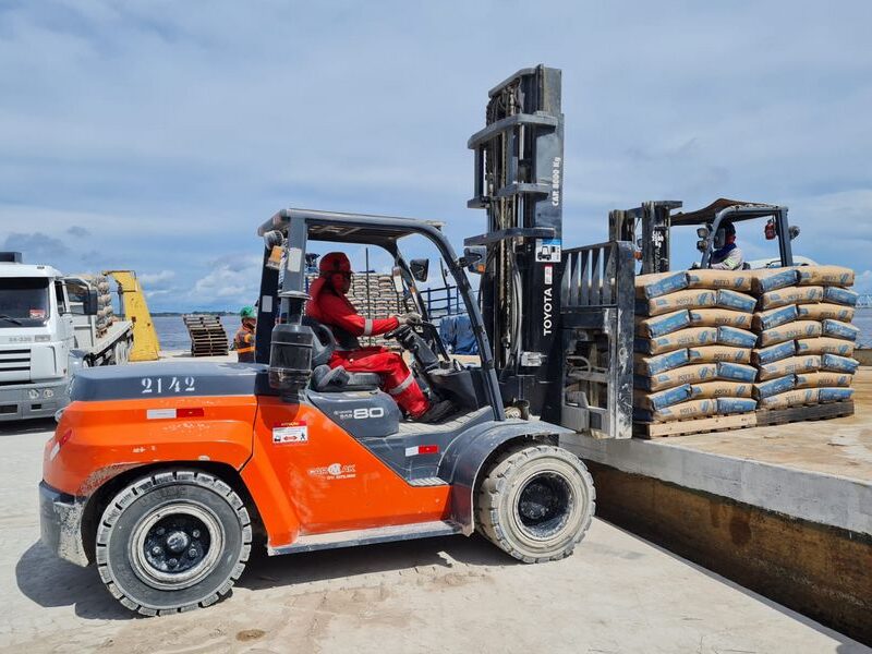 Transporte Decisivo: Sua Solução em Transporte Fluvial de Cargas na Amazônia!