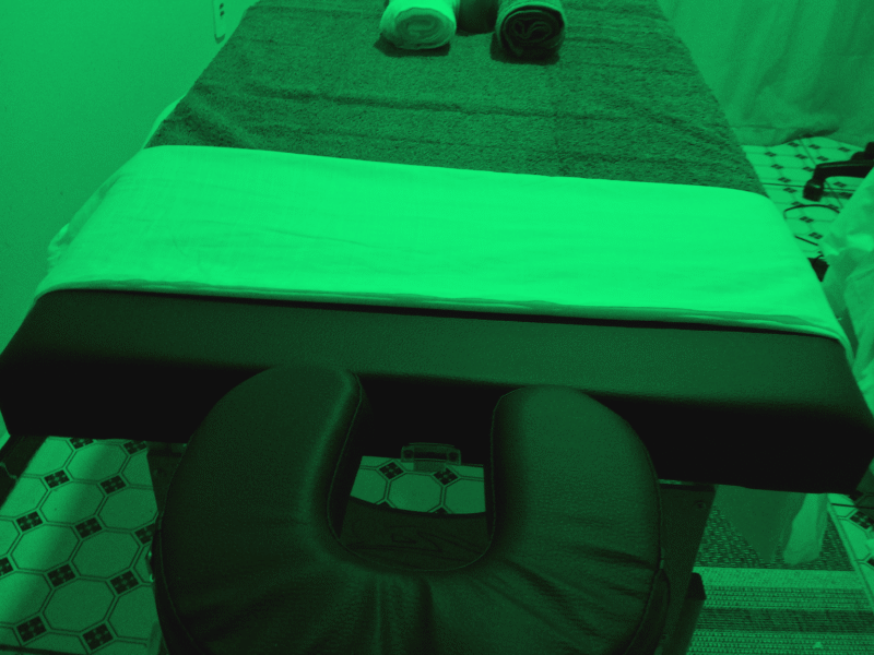 Massagem em Manaus - massoterapeuta Lanna Ribeiro